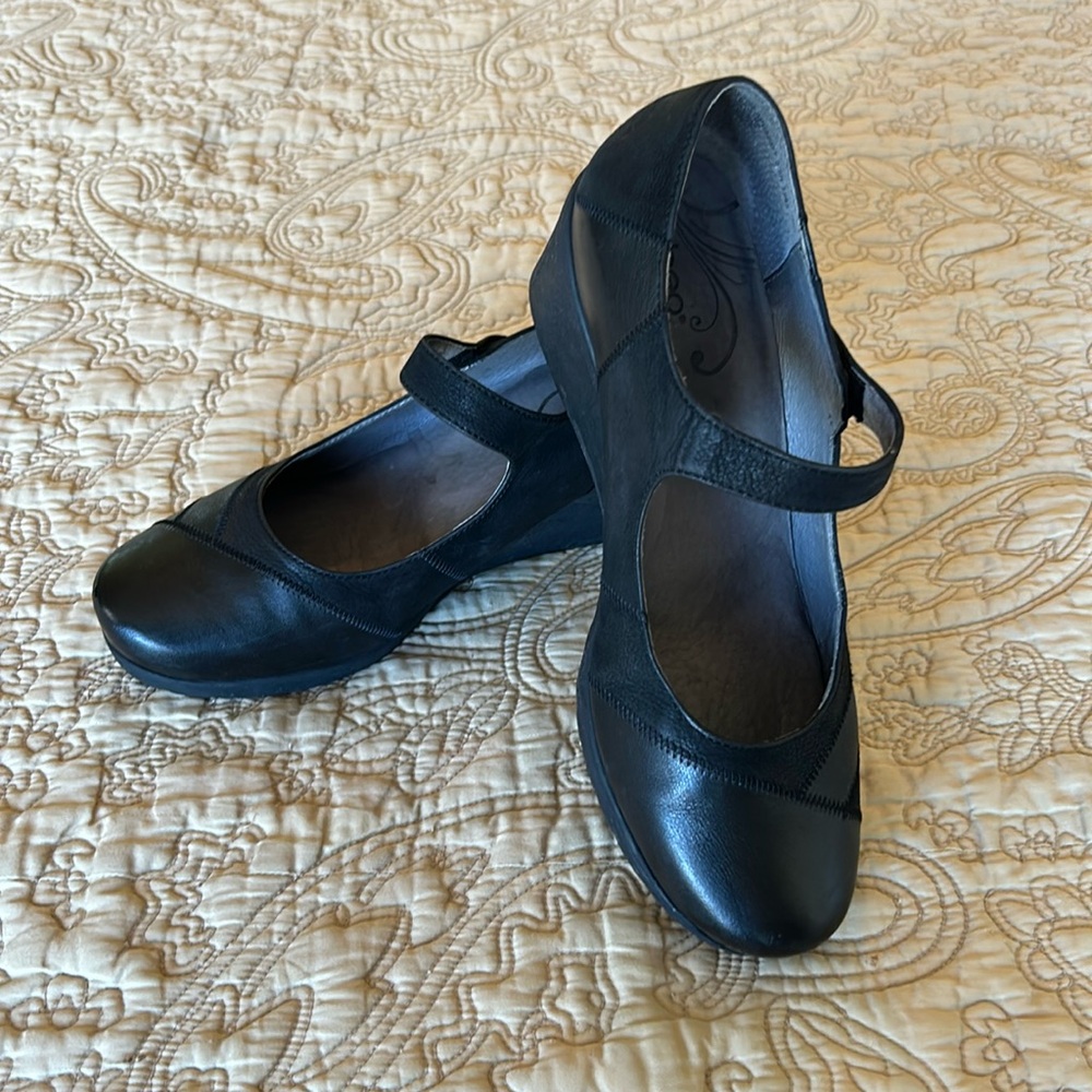Abeo wedge shoes